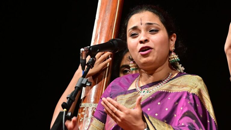 ऐश्वर्या विद्या रघुनाथ ने दिखाया कि कैसे एक अच्छी तरह से संरचित प्रदर्शन दर्शकों के साथ तुरंत जुड़ जाता है