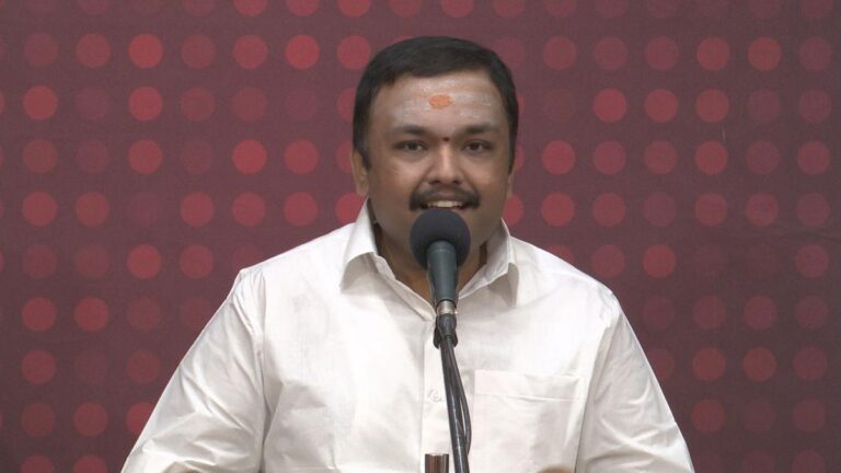 कश्यप महेश एक समृद्ध संगीतमय टेपेस्ट्री बुनते हैं