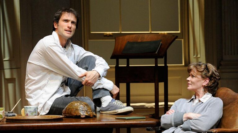 कैसे टॉम स्टॉपर्ड का नाटक अर्काडिया विज्ञान और साहित्य को एक दूसरे से जुड़े हुए कार्यों के रूप में पुनः प्रस्तुत करता है