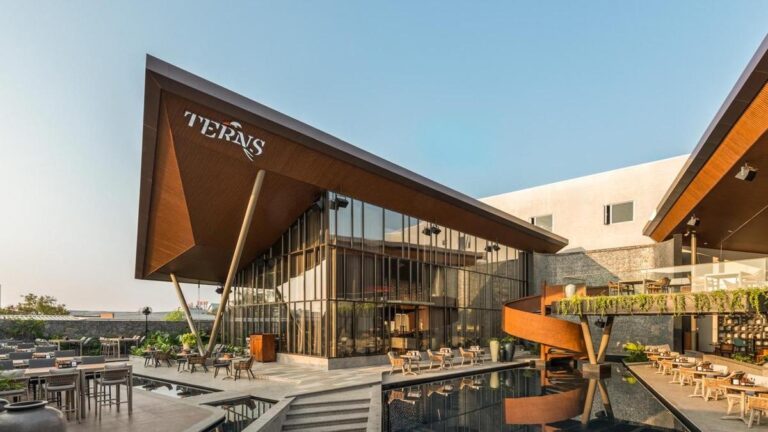 कोयंबटूर में टर्न्स रेस्तरां: दुनिया के सबसे लंबे प्रवासी पक्षी की थीम पर आधारित, यह क्यूरेटेड वैश्विक व्यंजनों का जश्न मनाता है