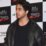 क्या बेंगलुरु के पब में आर्यन खान ने दिखाई मिडिल फिंगर? वायरल वीडियो की पुलिस जांच कर रही है