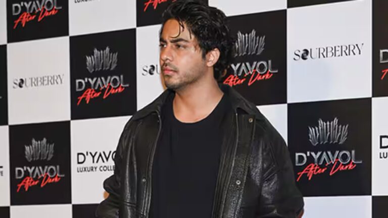 क्या बेंगलुरु के पब में आर्यन खान ने दिखाई मिडिल फिंगर? वायरल वीडियो की पुलिस जांच कर रही है