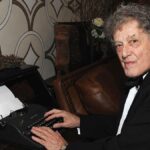 टॉम स्टॉपर्ड के 'बेतुके' नाटकों पर क्वासर ठाकोर पदमसी और वे प्रासंगिक क्यों बने हुए हैं