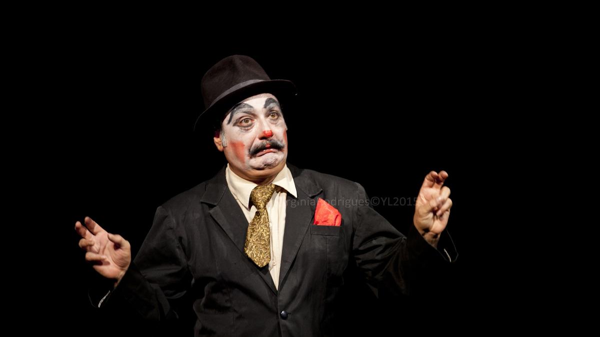 नथिंग लाइक लियर: विनय पाठक किंग लियर के रूपांतरण में जोकर बनाते हैं