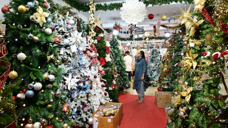 पुरानी यादें, रुझान और उत्सव का आकर्षण लेकर आने वाली दुकानों के साथ चेन्नई क्रिसमस के लिए तैयार हो गया है