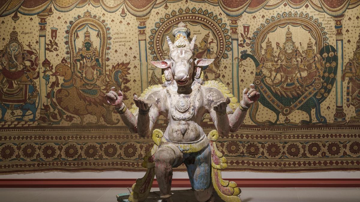 बेंगलुरु के सेलेस्टियल कंपनी में एमएपी छाया पर एक स्पॉटलाइट चमकाता है