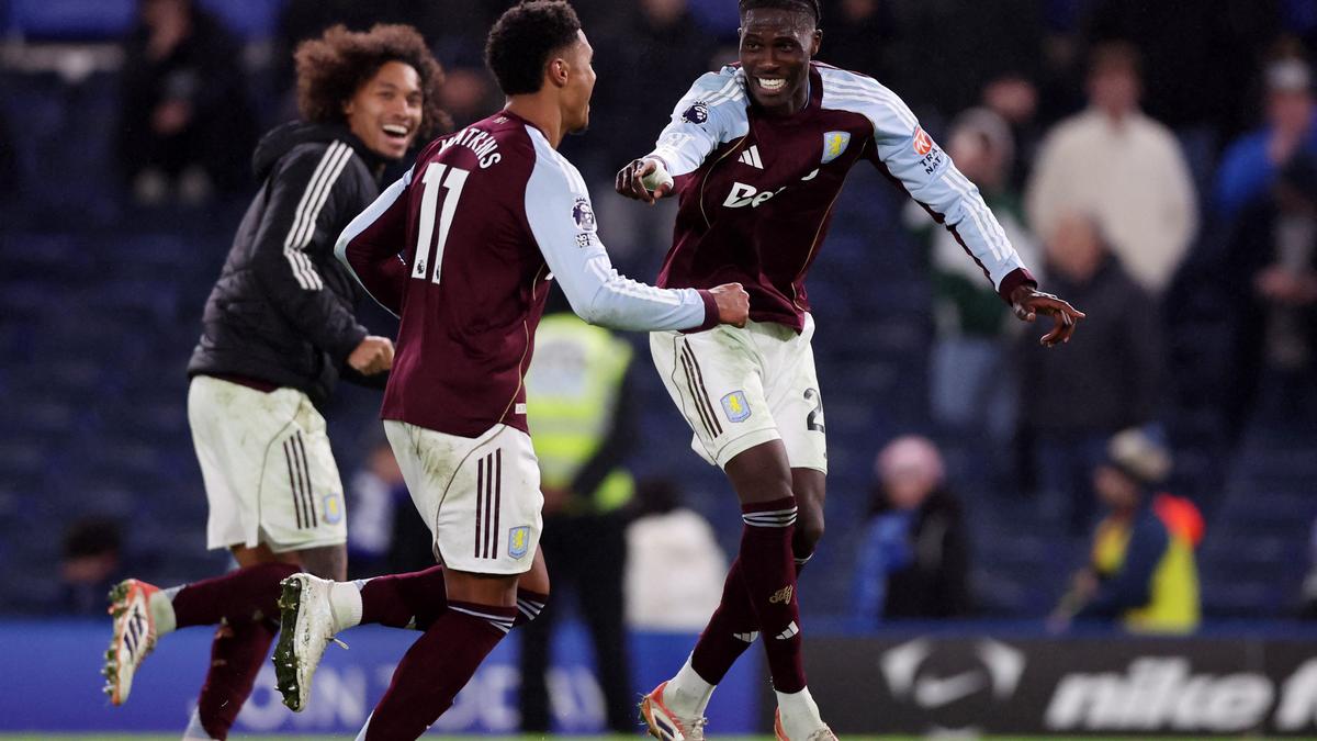 मैन सिटी और एस्टन विला के दबाव बनाने और लिवरपूल का पुनरुत्थान जारी रहने से आर्सेनल शीर्ष पर बना हुआ है