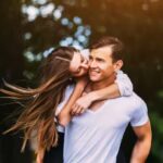 रिश्ते में 10 हरी झंडी जो दर्शाती हैं कि आप सही साथी के साथ हैं