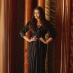 रेड सी फिल्म फेस्टिवल में ऐश्वर्या राय बच्चन ने ब्लैक इवनिंग गाउन में अपना जलवा बिखेरा