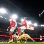 विला पर 4-1 की कुल जीत के बाद आर्सेनल प्रीमियर लीग में शीर्ष पर रहकर साल का समापन करेगा