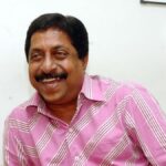 श्रीनिवासन, कोई अन्य जैसा पटकथा लेखक नहीं