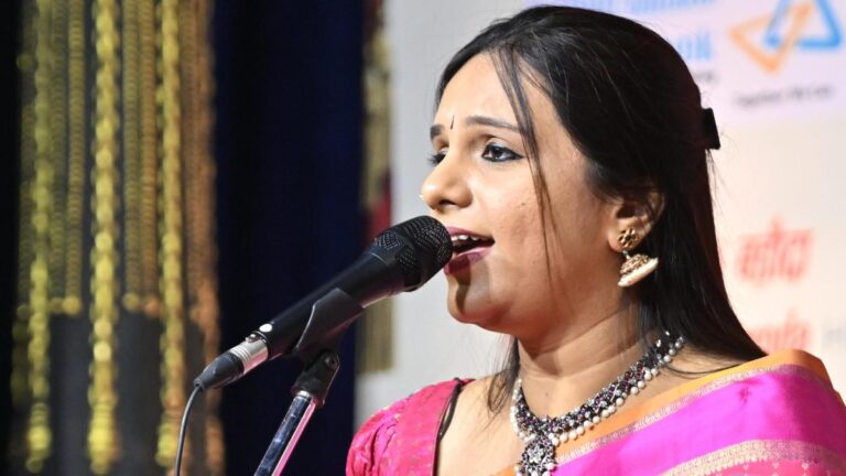 श्रीरंजनी तपस्या संथानगोपालन के संगीत कार्यक्रम में राग, लय और प्रदर्शनों की सूची विचारशील संरेखण में थी