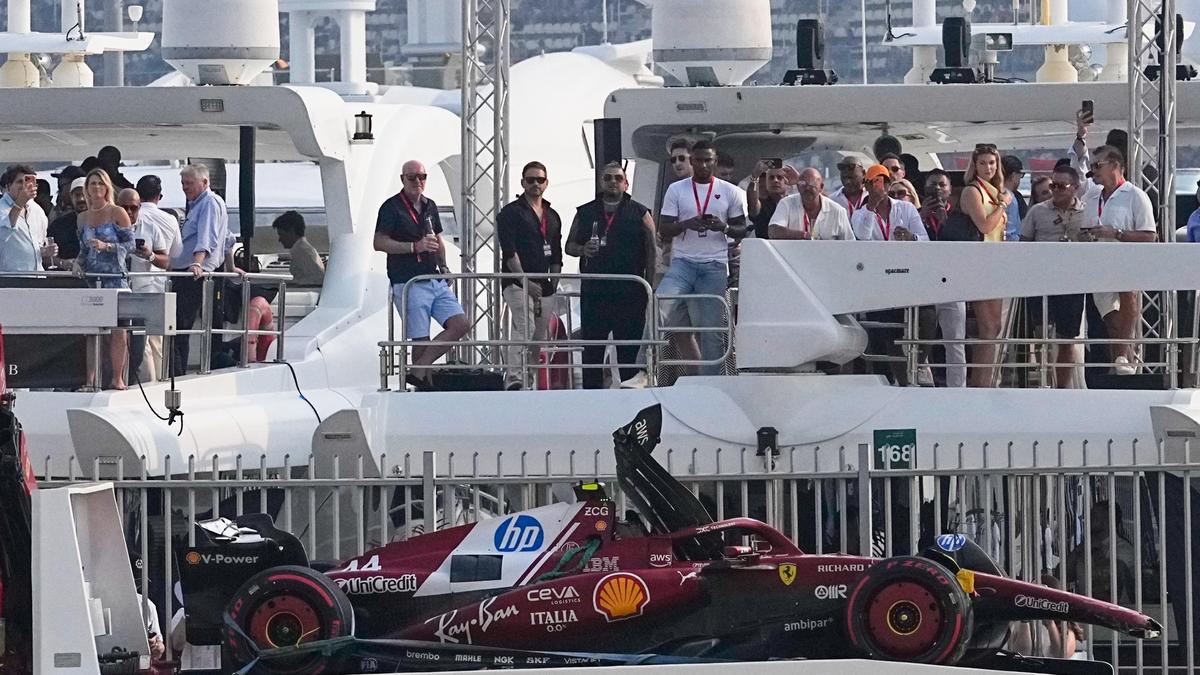 हैमिल्टन क्वालीफाइंग से पहले F1 खिताब-निर्णायक अबू धाबी जीपी के लिए अंतिम अभ्यास में दुर्घटनाग्रस्त हो गए