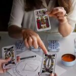 4 जनवरी के लिए आज का टैरो कार्ड रीडिंग राशिफल: आप नेतृत्व करने के लिए प्रेरित महसूस कर सकते हैं, राशियाँ