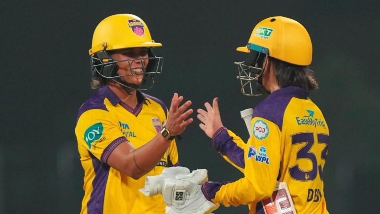 WPL-4: यूपी वारियर्स ने मुंबई इंडियंस को हराकर हार का सिलसिला खत्म किया