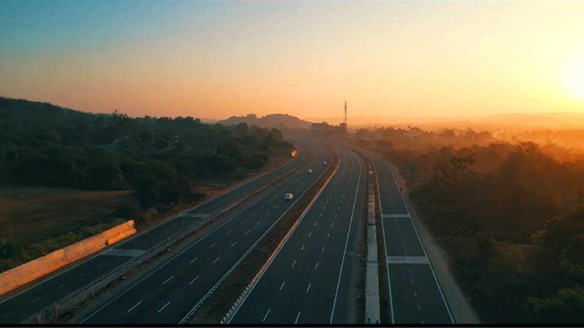एनएचएआई द्वारा डीओटी और ट्राई से संपर्क करने से राष्ट्रीय राजमार्गों पर मोबाइल नेटवर्क कनेक्टिविटी में सुधार होगा