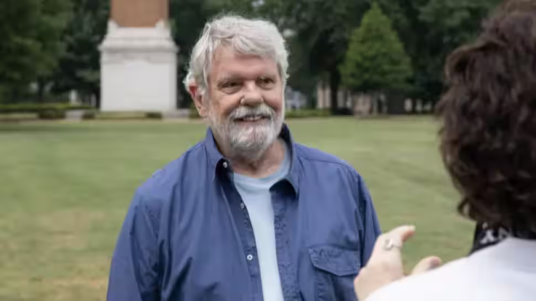 एमी-विजेता 'सीनफील्ड' के निर्माता-निर्देशक टॉम चेरोन्स का 86 वर्ष की आयु में निधन