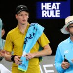 ऑस्ट्रेलियन ओपन 2026: जैनिक सिनर ऐंठन और गर्मी से जूझते हुए चौथे दौर में पहुंचे