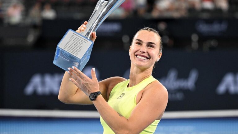 कोस्त्युक के साथ तीखी नोकझोंक के बीच सबालेंका ने ब्रिस्बेन फाइनल जीता