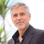 जॉर्ज क्लूनी ने अपना पहला चुंबन 11 साल की उम्र में किया था, उन्होंने कहा कि हम अपने दोस्तों से छुप रहे थे...