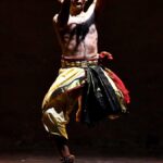 डॉक्टर और नर्तक चोटों को रोकने के लिए गति और मुद्रा की भौतिकी को समझते हैं