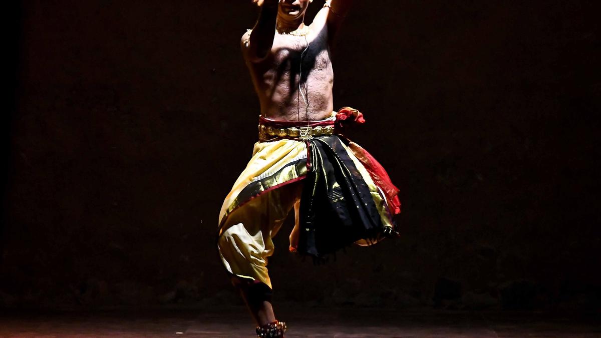 डॉक्टर और नर्तक चोटों को रोकने के लिए गति और मुद्रा की भौतिकी को समझते हैं