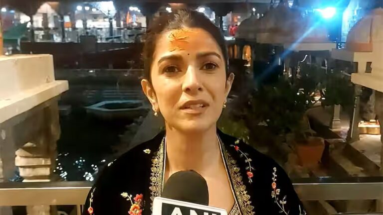 निम्रत कौर ने महाकालेश्वर मंदिर में पूजा-अर्चना की, दिव्य भस्म आरती अनुष्ठान में शामिल हुईं; कहते हैं, नए साल की इससे बेहतर शुरुआत नहीं हो सकती