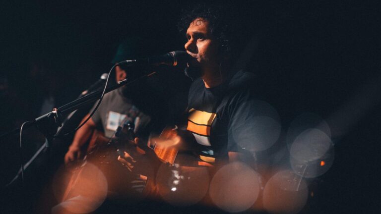 ब्रूस ली मणि और रज़ुडे डेविड चेन्नई में एक अंतरंग ध्वनिक सेट के लिए फिर से एकजुट हुए