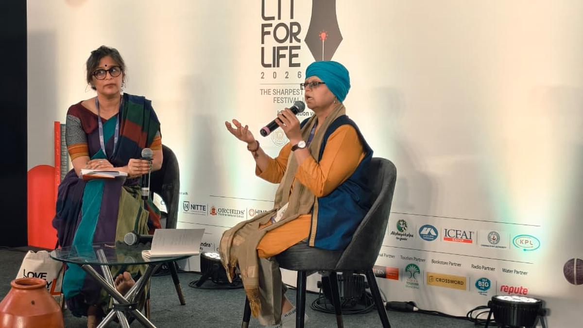 मिट्टी के बर्तन का गीत: घटम का रहस्योद्घाटन और जश्न मनाना