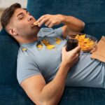 यह इच्छाशक्ति की कमी नहीं है: डॉक्टर का कहना है कि यह रोजमर्रा की आदत अत्यधिक खाने के लिए वास्तविक समाधान हो सकती है