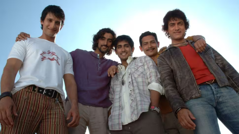 रंग दे बसंती स्पेशल स्क्रीनिंग: आमिर खान, सिद्धार्थ सूर्यनारायण, सोहा अली खान और स्टार कास्ट भावनात्मक पुनर्मिलन के लिए तैयार