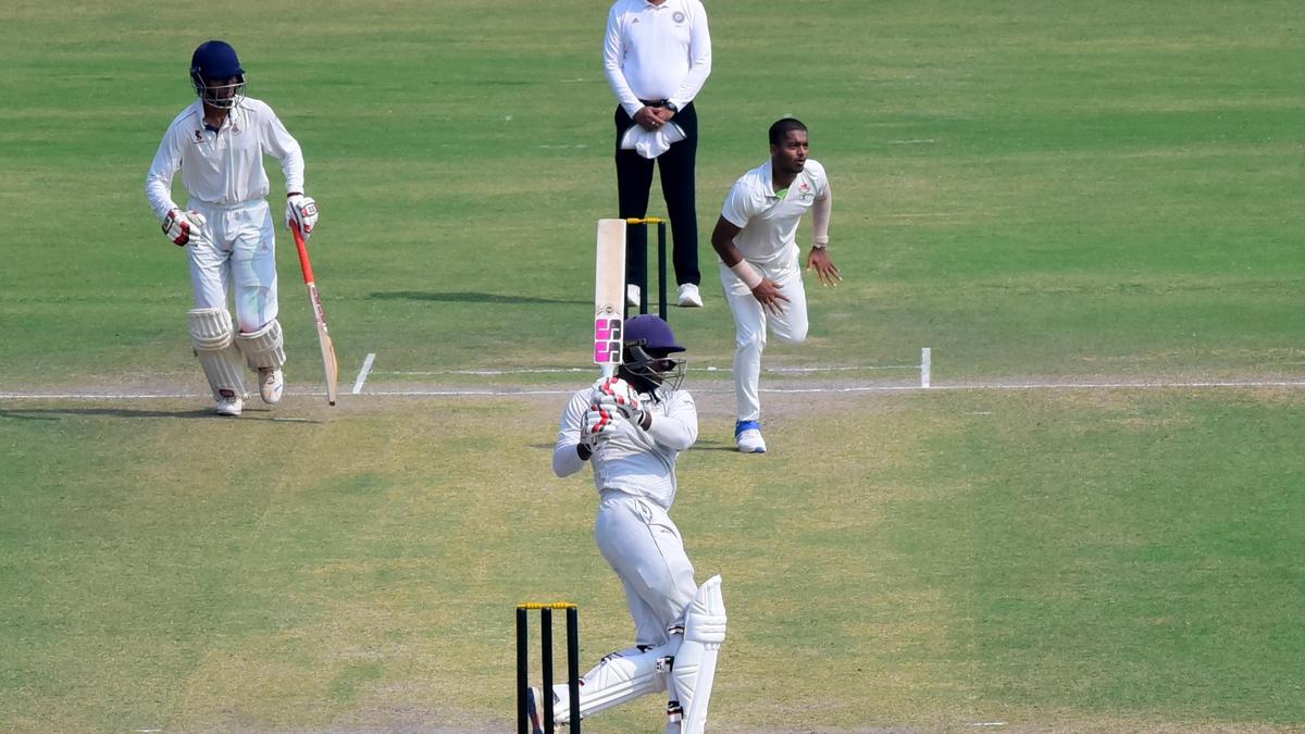 रणजी ट्रॉफी | आतिश और सोनू ने गेम को ओडिशा से छीन लिया