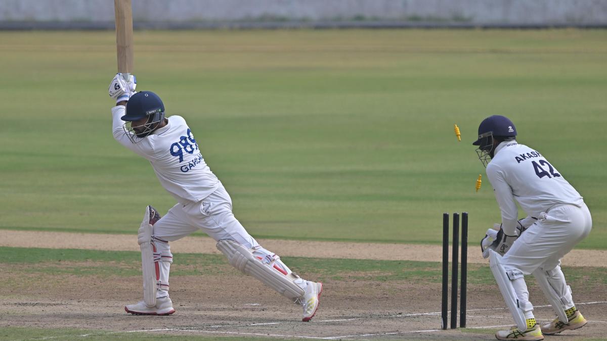 रणजी ट्रॉफी: हैदराबाद की निगाहें नीचे की ओर, मुंबई पारी की जीत के करीब