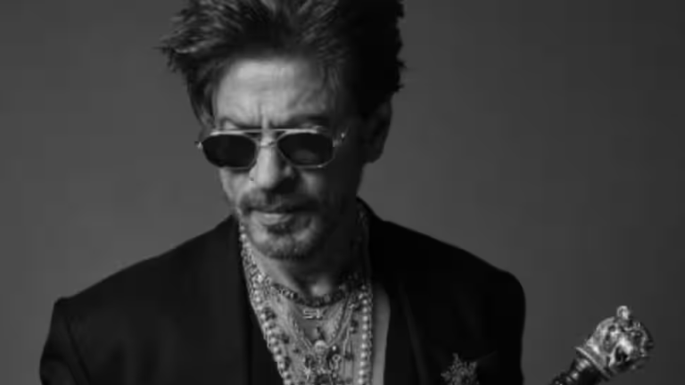 रियाद में जॉय अवार्ड्स 2026 में शाहरुख खान ने सिर झुकाया, सऊदी अरब और प्रशंसकों के लिए प्यार का इजहार किया