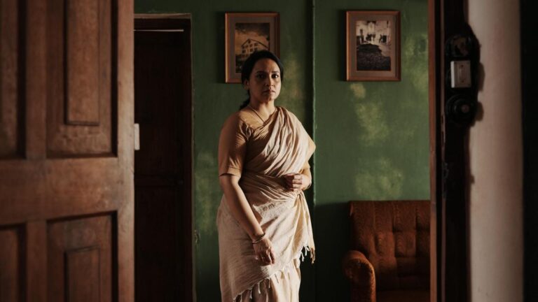 लीना ने जीतू जोसेफ की 'वलाथु वाशाथे कल्लन' और अगली किताब, 'वूमेनोपॉज़' के साथ वापसी की है।