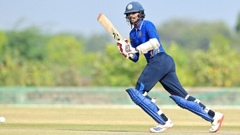 विजय हजारे ट्रॉफी | अमन ने तूफानी, नाबाद दोहरे शतक से प्रसन्नता व्यक्त की