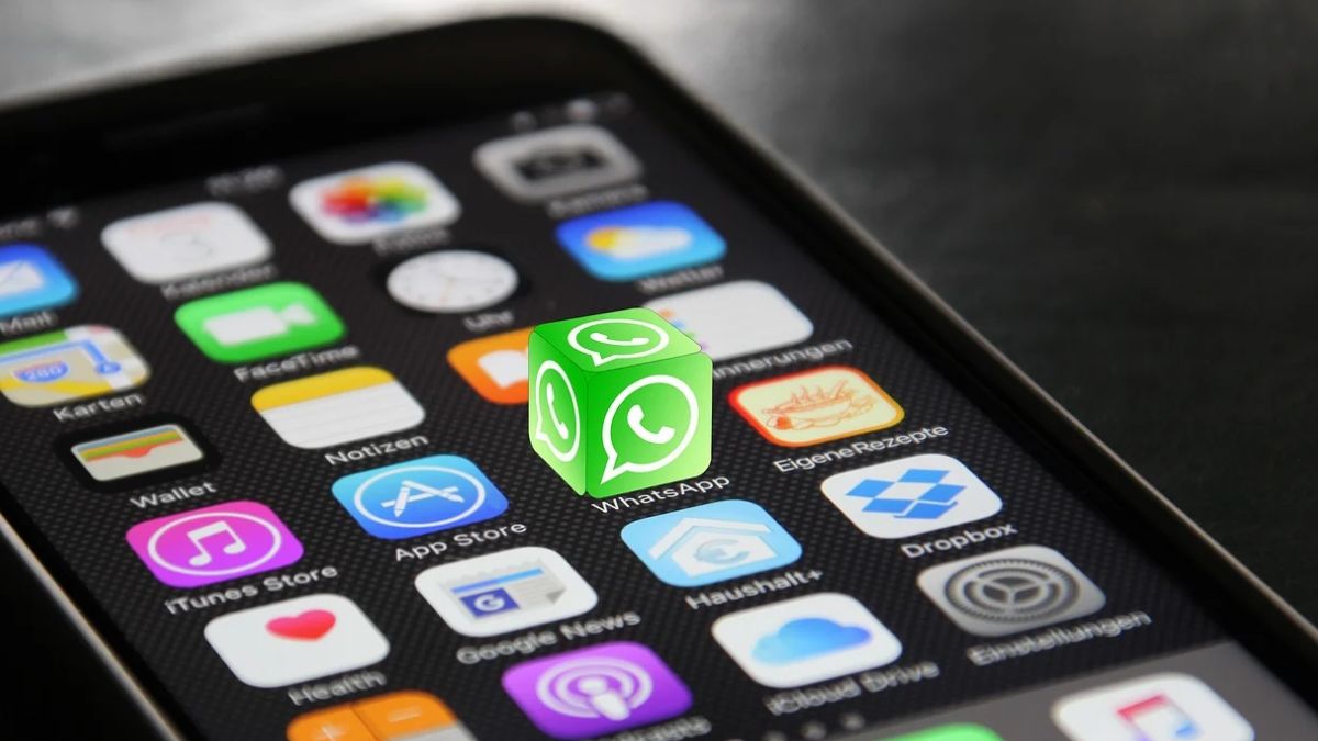 व्हाट्सएप iOS उपकरणों के लिए प्रोफाइल कवर फोटो पर काम कर रहा है: यह कैसे काम करेगा?