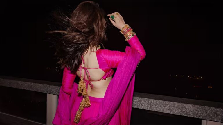 शीर्ष अखिल भारतीय अभिनेत्री से मिलें जिन्हें 6 मिनट के प्रदर्शन के लिए 6 करोड़ रुपये मिले? संकेत: उनके नवीनतम चार्टबस्टर गीत को YouTube पर 901,784,667 बार देखा गया है