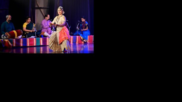 सौजन्या सुरेश के रामरासानुभवम में रामायण से परिवर्तनकारी मुठभेड़ों का प्रदर्शन किया गया