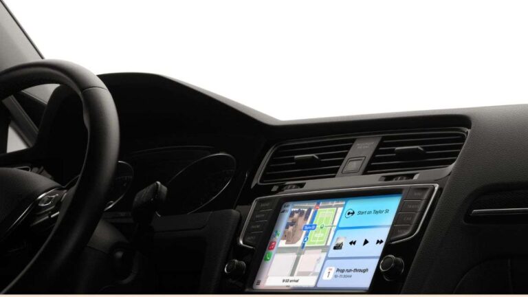 Apple CarPlay जल्द ही iPhone के माध्यम से आपकी कार स्क्रीन पर Apple TV शो स्ट्रीम करेगा