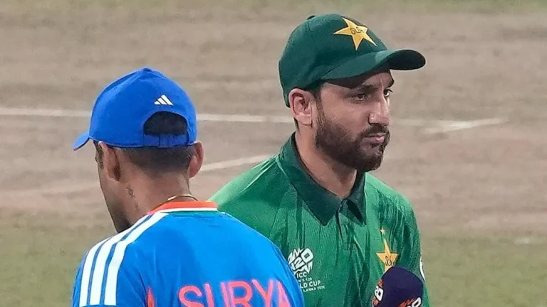 India crushed Pakistan in a one-sided match