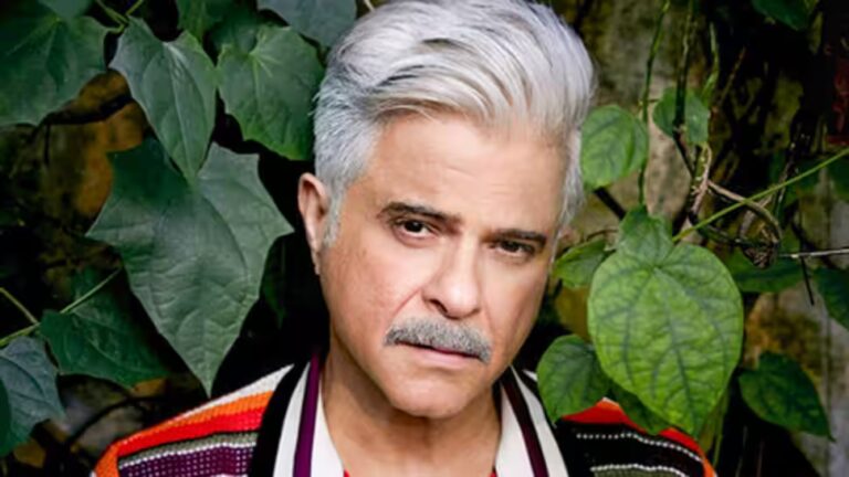 अनिल कपूर ने दिखाया अपना नया ऑल-ग्रे लुक, रितेश देशमुख ने कहा 'माइंड ब्लोइंग'