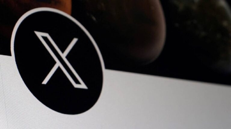 एलन मस्क ने बड़े फेरबदल में एक्स (पूर्व में ट्विटर) को स्पेसएक्स को बेच दिया