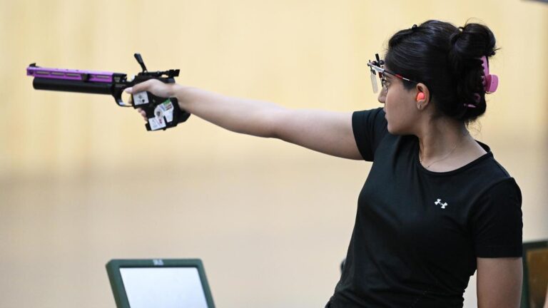 एशियन शूटिंग चैंपियनशिप: ईशा सिंह ने भारत को दो स्वर्ण दिलाए, पिस्टल शूटिंग में सम्राट को कांस्य पदक से संतोष करना पड़ा