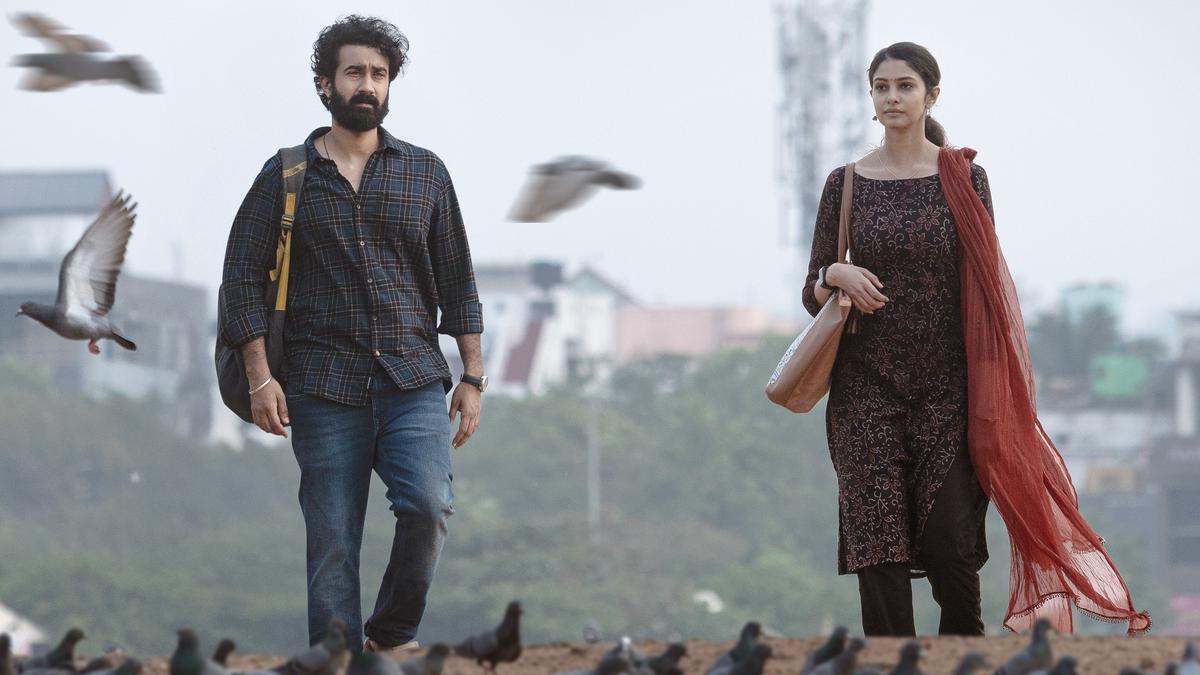 ‘कपल फ्रेंडली’ फिल्म समीक्षा: संतोष सोबन, मनसा वाराणसी का रोमांस ड्रामा परिपक्व और हार्दिक है