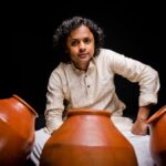 कैसे गिरिधर उडुपा संगीत के उपचारात्मक पहलू की खोज कर रहे हैं