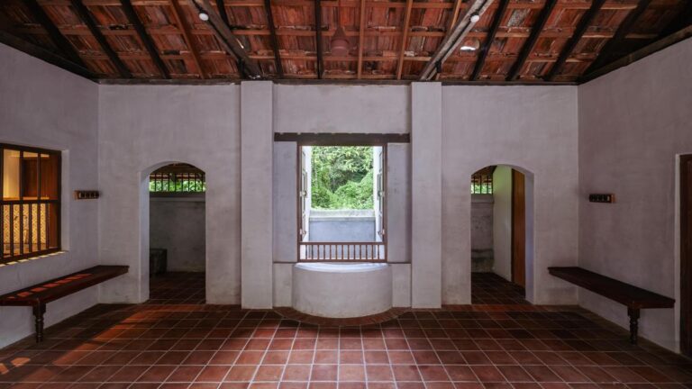 कैसे राजा रवि वर्मा के किलिमनूर पैलेस में थेक्केकोट्टारम को एक बजट पर बहाल किया गया था