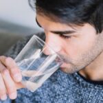 क्या गर्म पानी वजन घटाने में कारगर है? एक पोषण विशेषज्ञ आपसे क्या जानना चाहता है