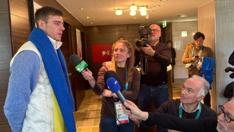 ज़ेलेंस्की ने मेमोरियल हेलमेट को लेकर यूक्रेनी एथलीट व्लादिस्लाव हेरास्केविच पर ओलंपिक प्रतिबंध की आलोचना की