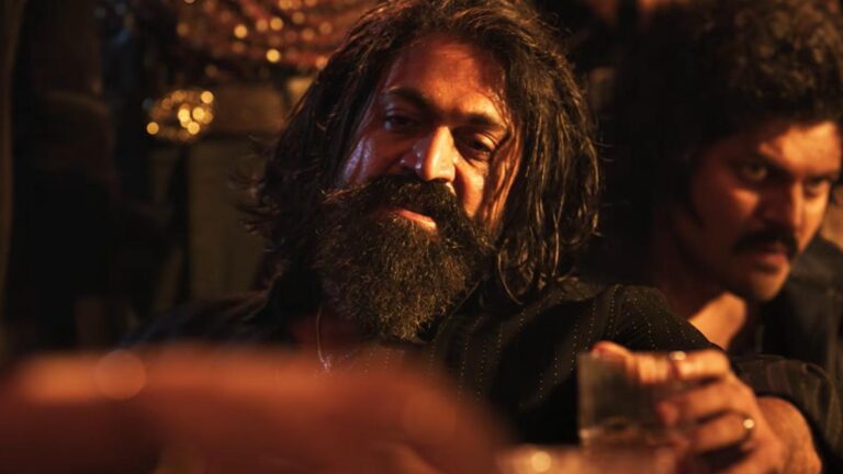 'टॉक्सिक' टीज़र: यश ने गीतू मोहनदास के स्टाइलिस्ट एक्शन में भव्य मर्दानगी दिखाई